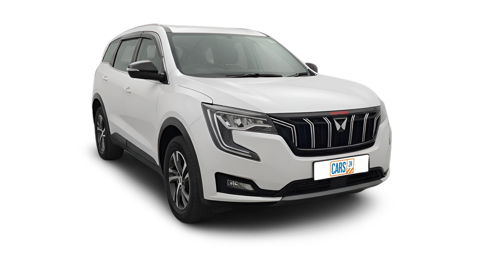 Mahindra XUV700-img
